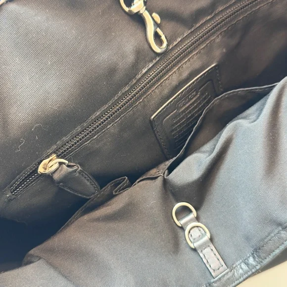 Coach Tote Signature Turn Lock Black Scarlet - Picture 11 of 14